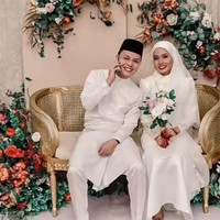 Opie sang pengunggah video mengatakan jika acara pernikahannya telah direncanakan sejak jauh hari. Lokasi pernikahannya pun sudah dipesan beberapa bulan yang lalu. Tempat itu diputuskan karena berada di sekitar penginapan, yang nyaman bagi anggota keluarga yang berasal dari berbagai negara bagian. Foto: Dok. Tangkapan layar akun TikTok @asyikonnnnnnnnnn.