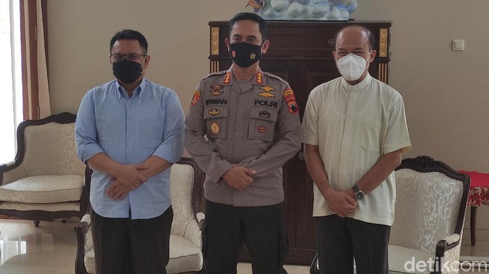 Wakil Uskup Agung Semarang Romo Edy Purwanto menerima kunjungan Kapolrestabes Semarang Kombes Irwan Anwar, Kamis (23/12/2021).
