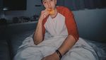 10 Gaya Keren Aron Ashab Saat Ngopi di Kafe dan Belanja Sayuran