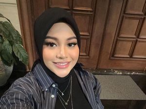 Gaya Aurel Hermansyah Jadi Cewek Mamba di Italia, Sepatu Sandal Bikin Salfok