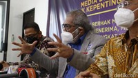 Namun Ketua Komnas Anak, Arist Merdeka Sirait, mengatakan seharusnya tidak perlu ada perwalian. Gala Sky harus diasuh bersama. Foto: Noel/detikHOT