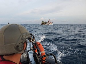 Detik-detik Bakamla Tangkap Kapal Vietnam Curi 2 Ton Ikan di Natuna
