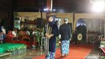 Cantik dan Ganteng, Lenggak-lenggok Model dengan Busana Khas Kudus