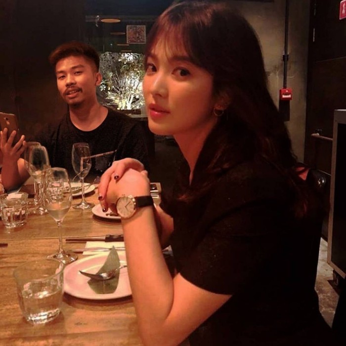 Editan foto makan bareng artis Ngakak! 10 Editan Foto Makan Bareng BLACKPINK hingga Justin Bieber