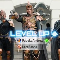 Tampil bak superhero, begini gaya Fadly saat membintangi iklan Google Play. Dengan kostum seperti itu, penampilan Fadly jadi manglingi ya? Foto: Instagram/@fadlyfsl_