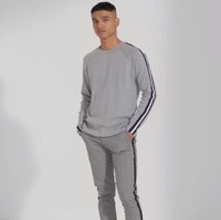 Fadly sendiri sebenarnya sudah meniti karier di dunia hiburan sejak lama. Dirinya sudah banyak dipercaya membintangi iklan-iklan di layar kaca. Seperti iklan yang satu ini. Foto: YouTube/ZALORA