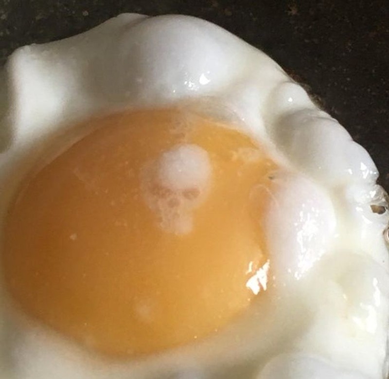 Fotoinet kumpulan benda sekitar yang punya 'wajah'