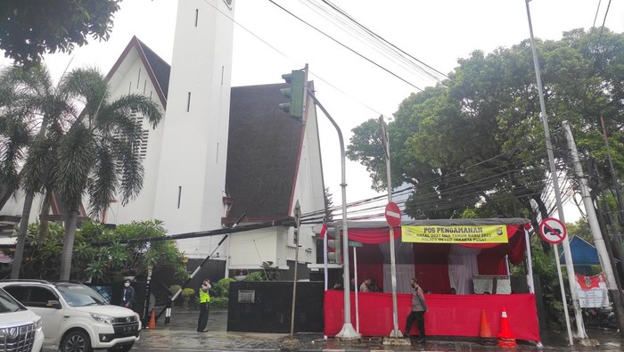 Gereja GBIP Paulus di Menteng, Jakpus, hari menggelar misa Natal, Jumat (24/12/2021).