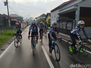 8 Pesepeda Gowes Magelang-Bali untuk Promosikan Kuliner dan Wisata