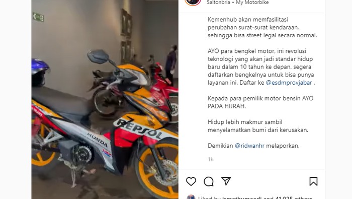 Gubernur Jawa Barat Ridwan Kamil ajak masyarakat konversi motor bensin jadi motor listrik