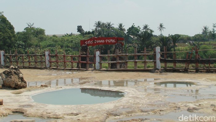 Berendam air panas di Gunung Peyek Bogor