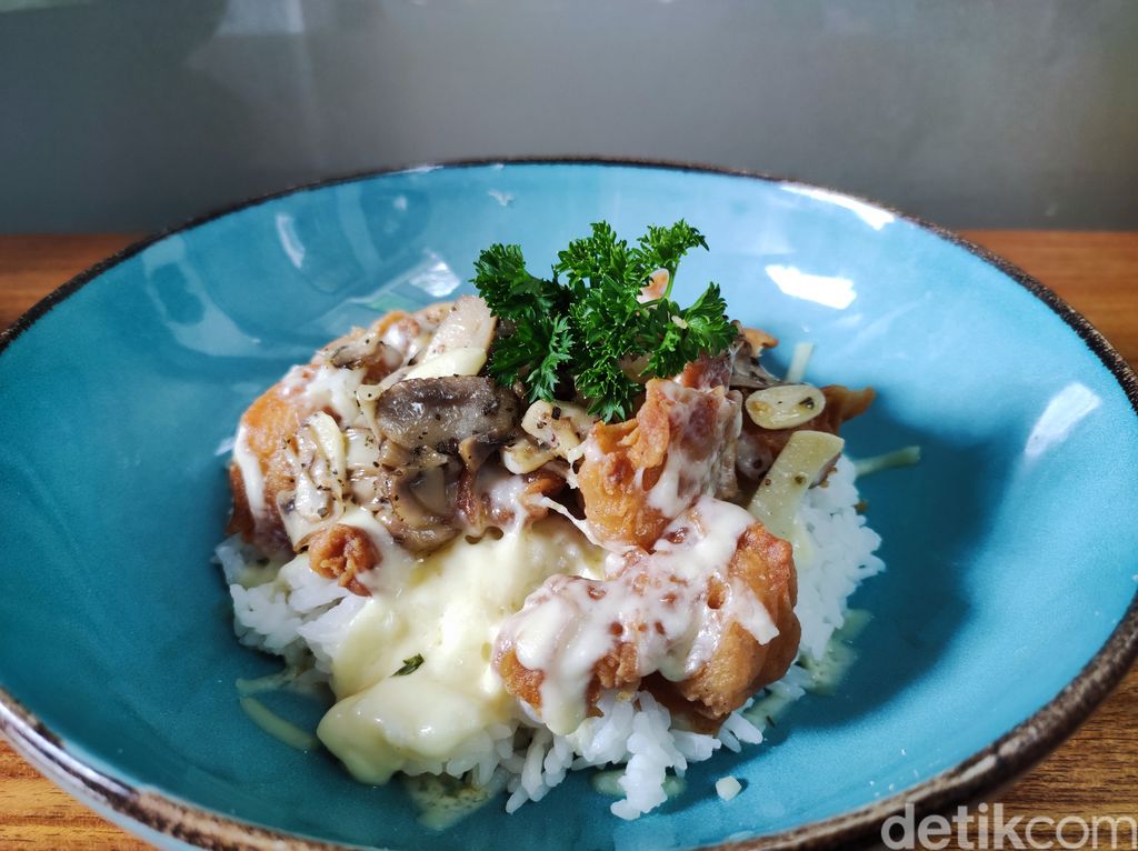 Hakuna Matata: Dori Mozarella dengan Keju Mulur di Kafe Mungil
