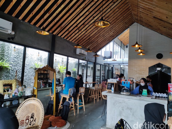 Hakuna Matata: Dori Mozarella dengan Keju Mulur di Kafe Mungil