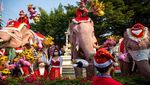 Hibur Anak-anak, Gajah di Thailand Berubah Jadi Santa