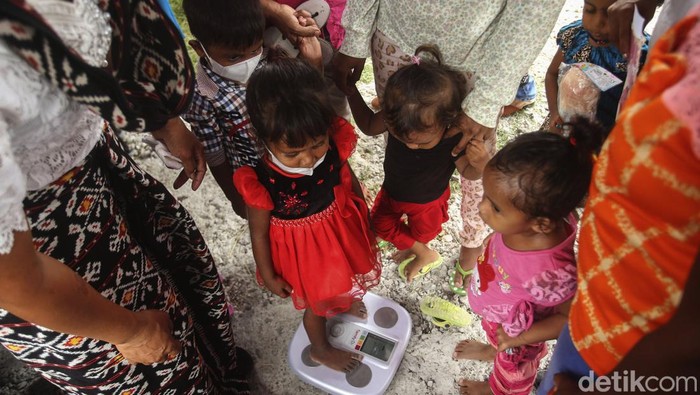 Ditengah percepatan pembangunan infrastruktur, Indonesia justru masih bergelut dengan stunting. Angka terbesar stunting berada di Nusa Tenggara Timur, begini potretnya.