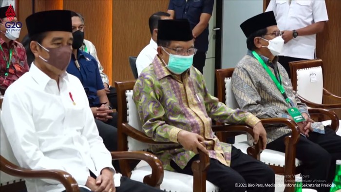 Momen Presiden Jokowi dan JK bernostalgia di acara peresmian gedung PP DMI.