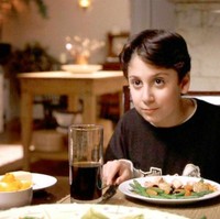 5.  ElfDaniel Tay tampil bersama Will Ferrel dalam film liburan klasik Elf. Ia berperan sebagai Buddy, saudara dari Michael. Ketika itu, usianya baru 12 tahun.Foto: Internet