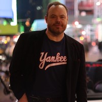 FSayangnya baru-baru Devin ditangkap polisi karena melakukan kekerasan pada pacarnya. Dilaporkan jika pertengkaran disebabkan karena sang kekasih menawarkan tanda tangannya secara gratis kepada orang-orang di bar.oto: Instagram