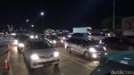 Pemudik Mulai Padati Gerbang Tol Cikampek Utama
