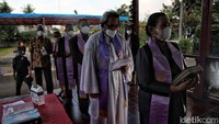 Ibadah malam Natal ini berlangsung 90 menit hingga 120 menit.