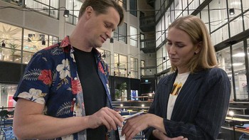 Terkait isu keamanan, perusahaan ini memastikan bahwa chip tidak dapat melacak lokasi pengguna.  