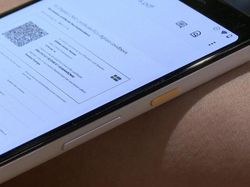 Microchip Bukti Vaksin COVID-19 Ditanam ke Tangan Manusia