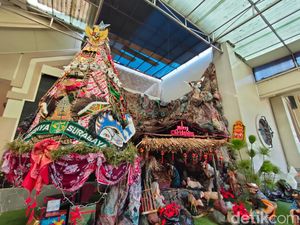 Gereja di Surabaya Buat Pohon Natal dari Barang Kesenian Nusantara