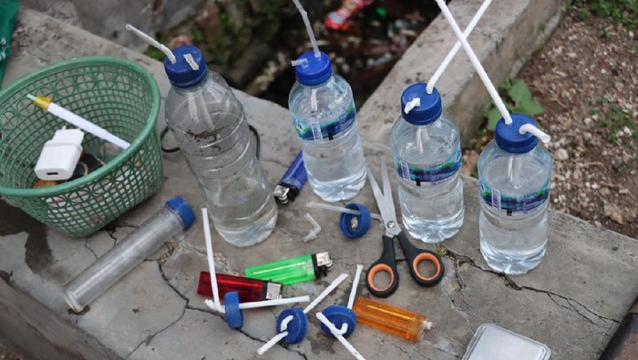 Polisi temukan bong atau alat isap sabu di lapak Kampung Ambon, Jakbar