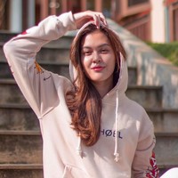 Rebecca Tamara mengawali kariernya sebagai bintang FTV. Di 2017, dia semakin populer setelah membintangi sinetron Cinta dan Rahasia. Foto: dok. Instagram/@rebeccatamara