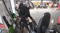 Perubahan dari Premium ke Pertalite diperkirakan akan mampu menurunkan kadar emisi CO2 sebesar 14%, untuk selanjutnya dengan perubahan ke Pertamax akan menurunkan kembali emisi CO2 sebesar 27%.