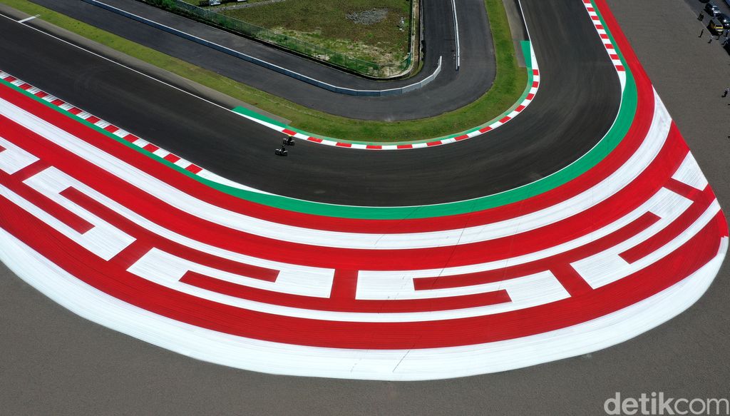 Ajang World Superbike sukses digelar di sirkuit Mandalika Lombok NTB pada November lalu. Di bulan Maret 2022, sirkuit kebanggaan Indonesia itu bakal masuk dalam kalender MotoGP 2022. Mandalika terus berbenah.