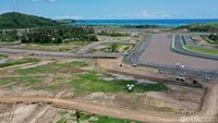 Sebagai informasi, Sandiaga juga membeberkan pada penyelenggaraan WSBK di Mandalika Lombok, November 2021 kemarin, tingkat hunian kamar hotel di Mandalika naik 100 persen, dan pada 2022 Kemenparekraf akan bantu untuk lebih memperbanyak hunian hotel.
