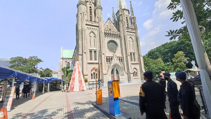 Suasana di Gereja Katedral Jakarta