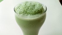 Tak suka kopi atau jelly? Matcha ice blended bisa jadi solusi. Bahannya bubuk matcha, susu evaporasi, dan kental manis. Pilih bubuk matcha yang berkualitas agar harum pekat aromanya. Resepnya bisa diintip di sini. Foto: detikfood 
