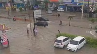 Palembang Banjir Usai Hujan Lebat, Tinggi Air Mencapai 1 Meter