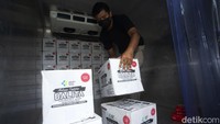 Bantuan obat-obatan untuk korban bencana erupsi Gunung Semeru dipusatkan di Dinas Kesehatan Kabupaten Lumajang.