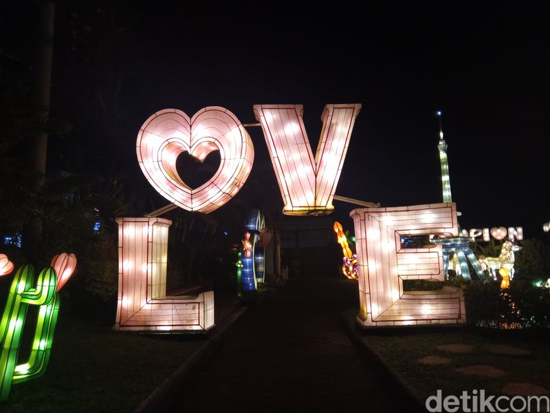 Batu Night Spectacular (BNS)
