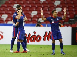Di babak kedua, Singapura kembali mendapatkan kartu merah usai Irfan Fandi melanggar Irfan Jaya di menit ke-67.