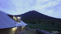 Kebun di depan penginapan