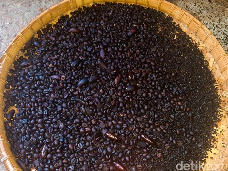 Cara Meracik Kopi Khas Desa Tetebatu