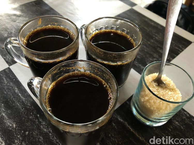 Racikan Kopi khas Desa Tetebatu yang Harum Nikmat