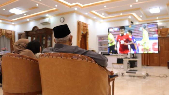 Maruf Amin nonton piala AFF