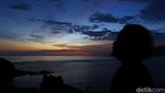 Menikmati Indahnya Lembayung Senja di Bukit Seger Mandalika