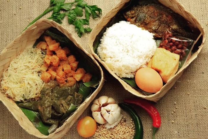 Nikmatnya Usaha Nasi Besek Tasikmalaya, Sebulan Terjual 2.000 Porsi Nikmatnya Usaha Nasi Besek Tasikmalaya, Sebulan Terjual 2.000 Porsi