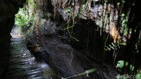 Ada air terjun Sarang Walet ini salah satunya. Meski aksesnya masih belum memadai, tapi setidaknya sudah bisa dilalui dan dinikmati oleh para wisatawan.