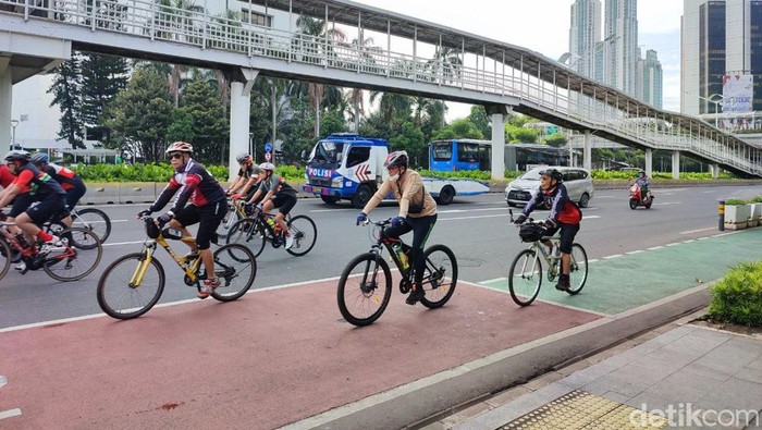 Ramai pesepeda di kawasan Sudirman pagi ini (Nahda Rizki Utami/detikcom)