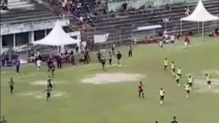 Screenshot Pengeroyokan Wasit Saat Final Liga 3 Sulsel