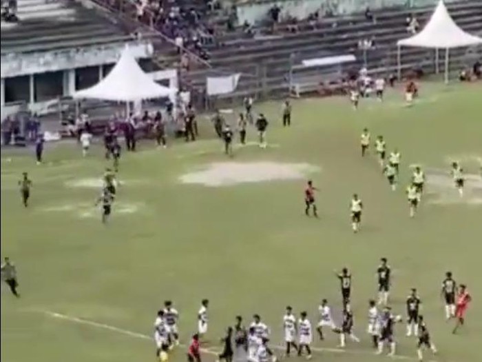 Screenshot Pengeroyokan Wasit Saat Final Liga 3 Sulsel