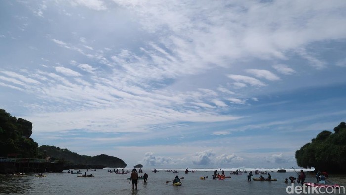 Suasana di Pantai Drini Gunungkidul