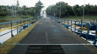 Jembatan perahu tersebut merupakan milik H Endang. 